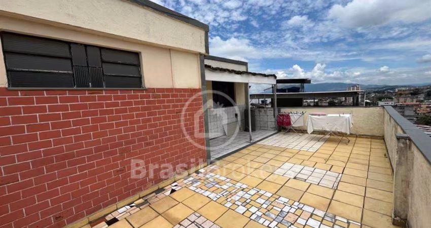 2 Apartamentos com preço de 1 - Pertinho do mercadão de Madureira