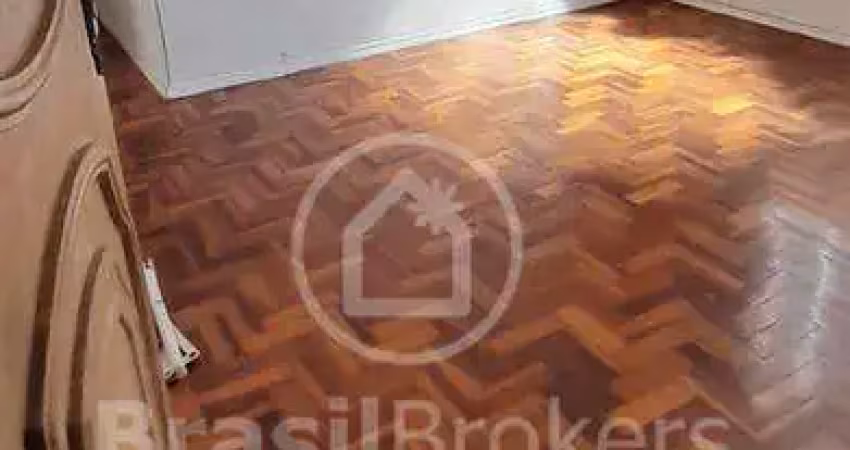 Excelente localização e apartamento !!!... três quartos  75m2