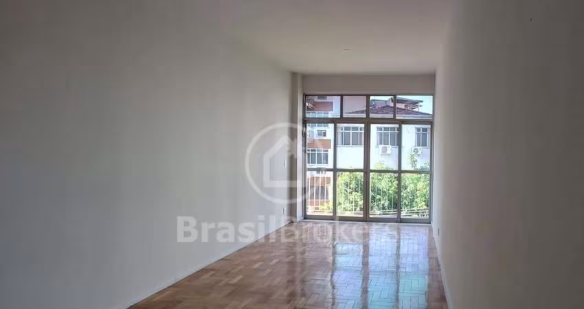 Apartamento  com vaga e elevador
