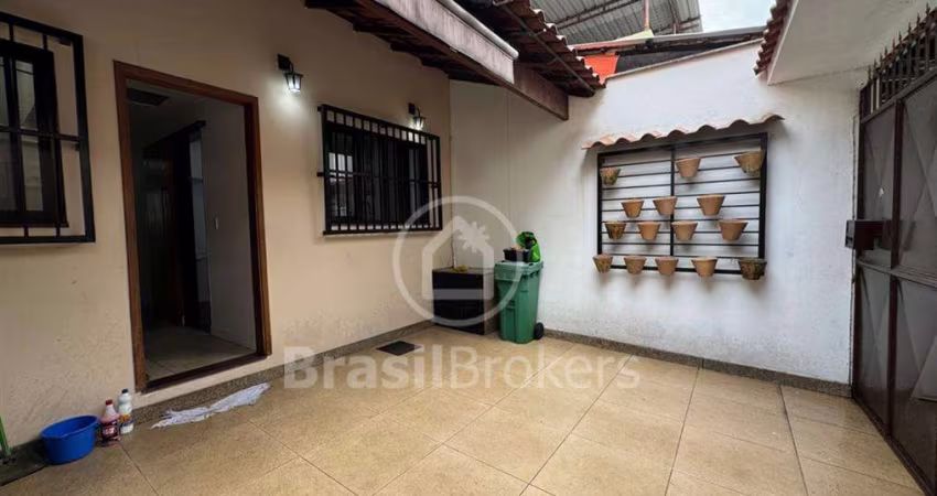 Duas Casa em Olaria - Quadra Azul.