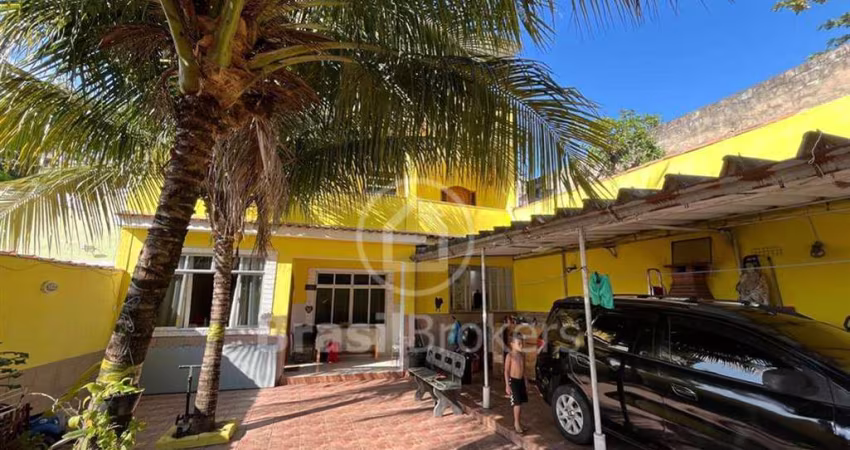Casa frente de Rua com 300m² - Pertinho do Shopping Carioca.