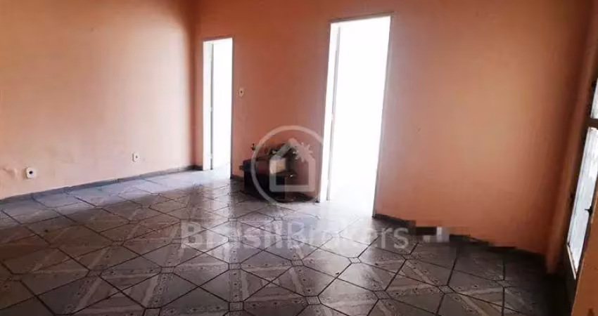 Apartamento tipo casa  de 2 quartos no engenho novo.
