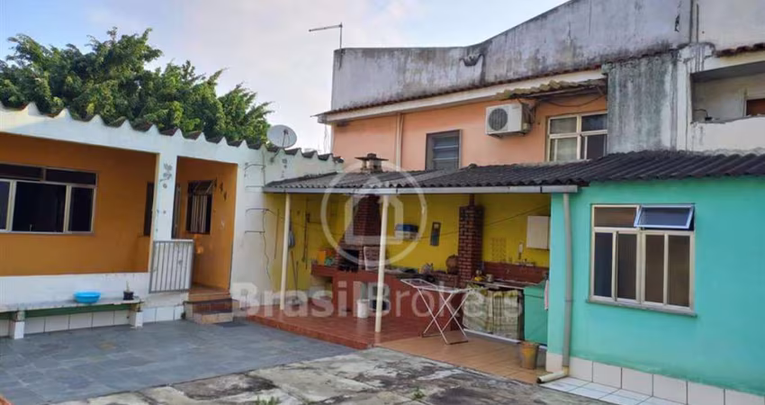 Casa à venda com 269,00m² e 5 quartos em Rocha Miranda, Rio de Janeiro - rj