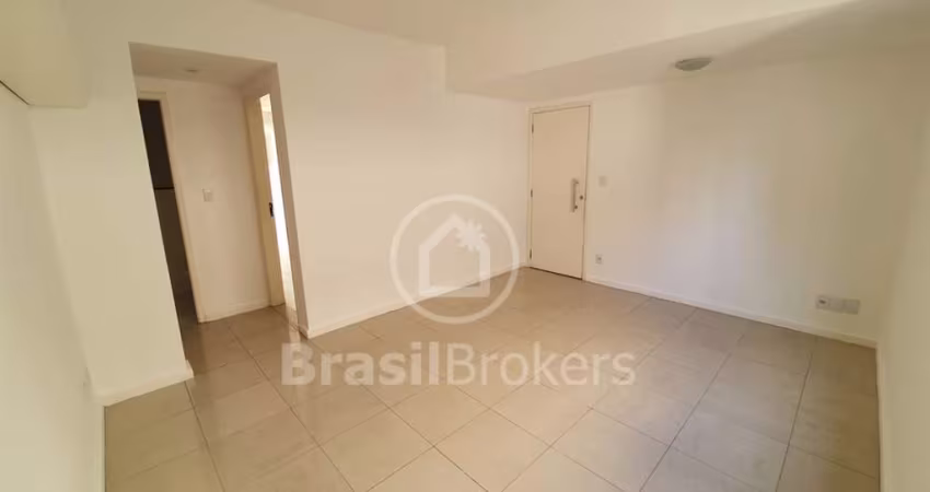 Apartamento tipo casa com 2 suítes no Méier