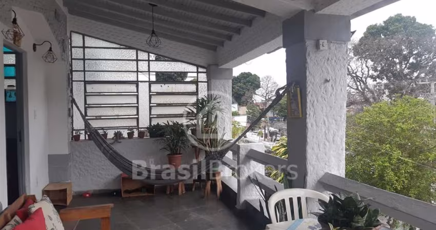 Casa Linear com 285m² com vaga e área de lazer!