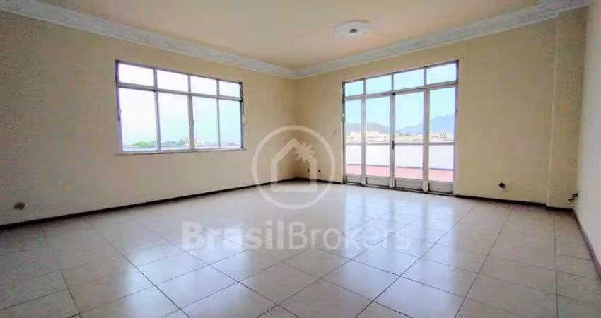 Encontre o seu refúgio em uma ampla cobertura no Méier