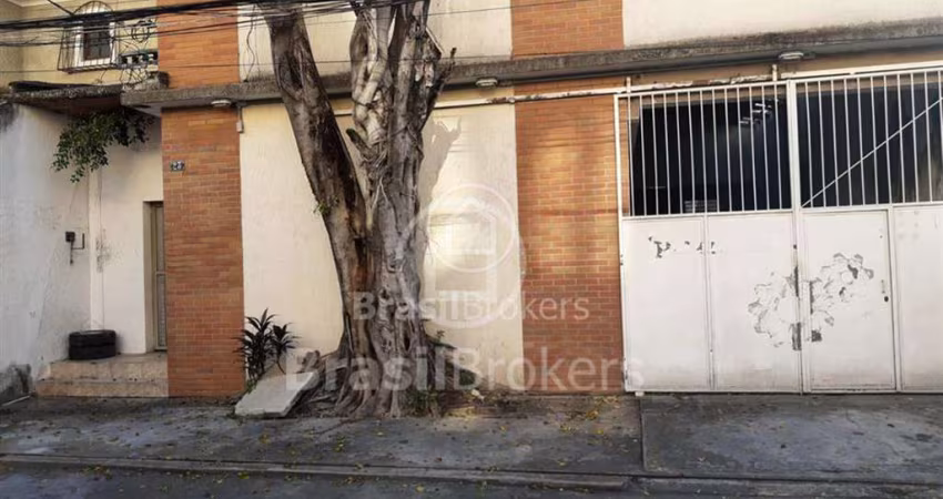 Galpão á venda 225m2 Todos os Santos.