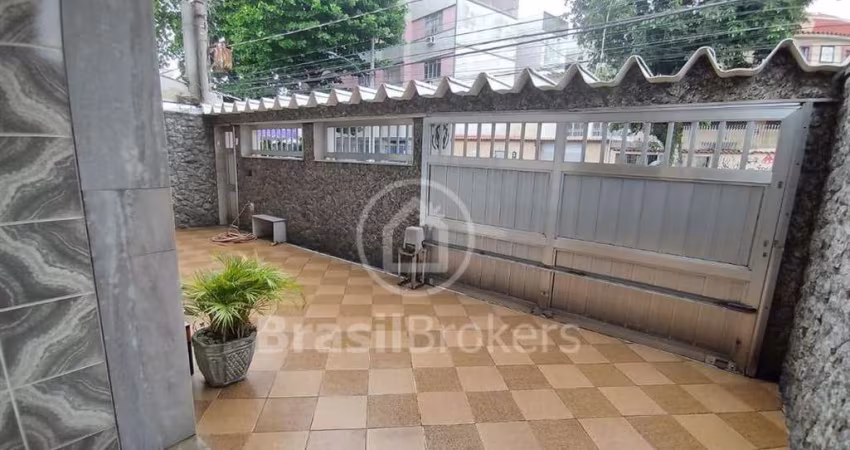 Casa à venda com 450,00m² e 3 quartos em Vista Alegre, Rio de Janeiro - rj