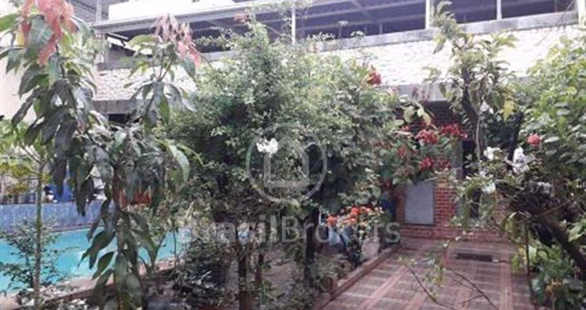 Casa à venda com 600,00m² e 5 quartos em Campinho, Rio de Janeiro - rj