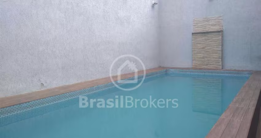 Casa à venda com 200,00m² e 3 quartos em Cascadura, Rio de Janeiro - RJ