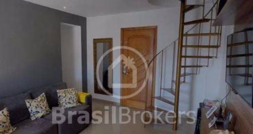 Maravilhosa cobertura com 3 quartos e piscina