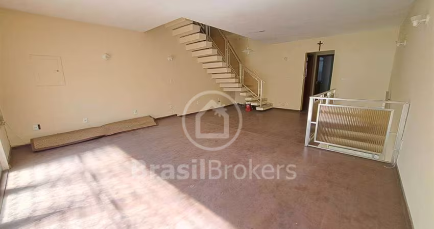 Casa à venda no Méier 2 vagas