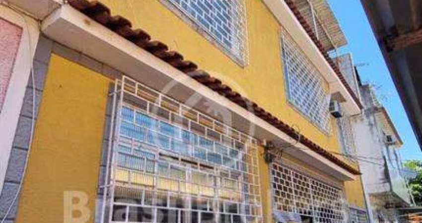 Casa de Condomínio à venda com 215,00m² e 3 quartos em Madureira, Rio de Janeiro - rj