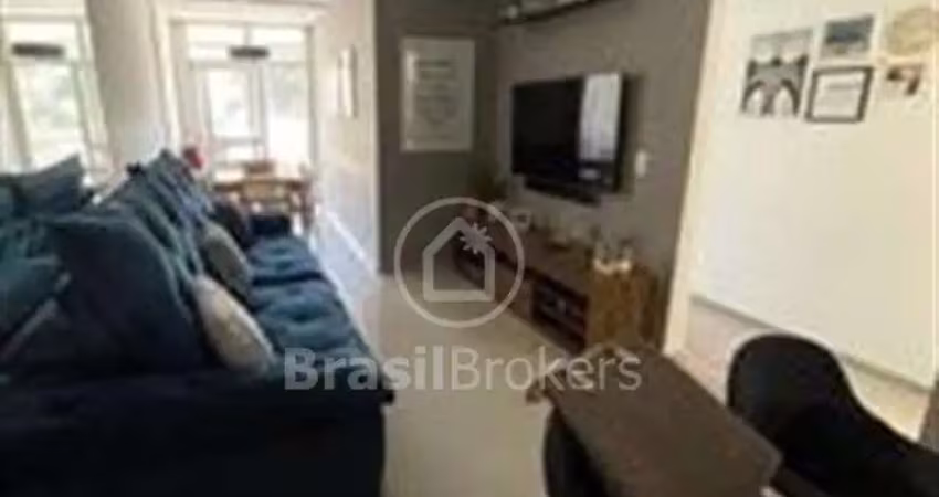 Ótimo apartamento  com varanda e boa localização !!!!