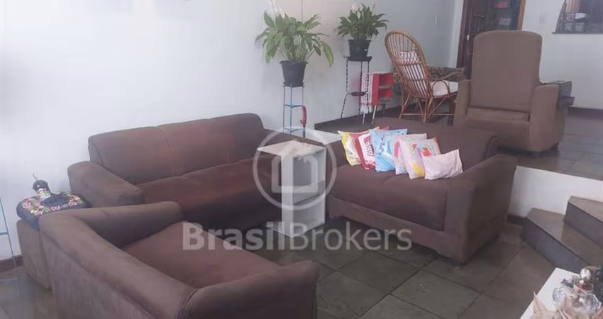 Casa à venda com 328,00m² e 5 quartos em Inhaúma, Rio de Janeiro - rj