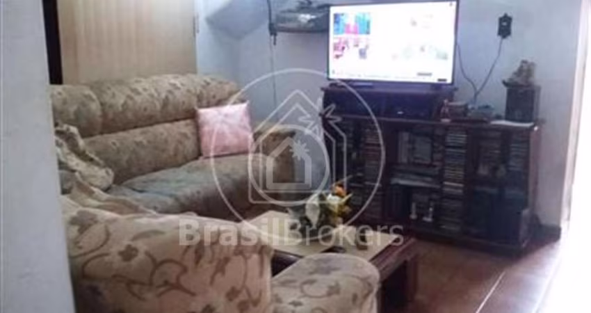 Casa 4 quartos, sendo 2 suítes