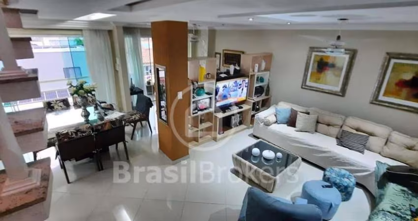 Casa de Condomínio 4 quartos, sendo 1 suíte