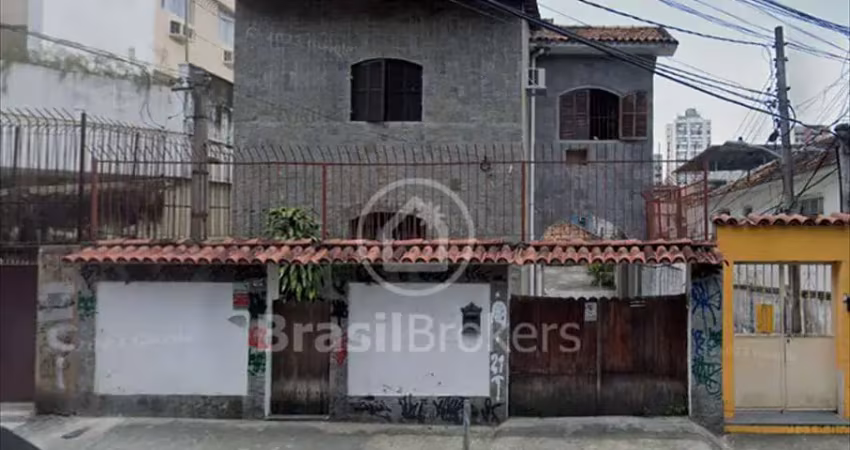 Casa 3 quartos, sendo 1 suíte