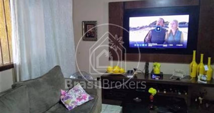 Casa 3 quartos, sendo 2 suítes