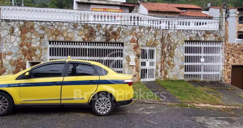 Casa de Condomínio 4 quartos, sendo 4 suítes
