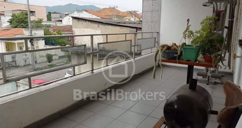 Casa 4 quartos, sendo 1 suíte