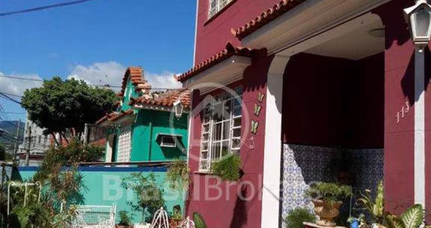 Casa à venda com 322 m² e 3 quartos no Cachambi, Rio de Janeiro - RJ