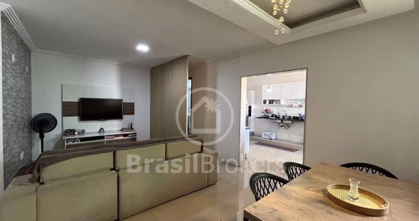 Casa de vila na Intendente Magalhães