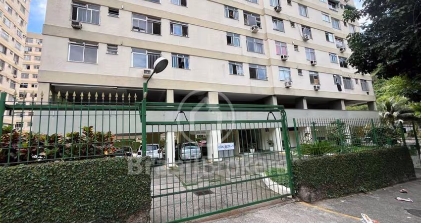 Excelente apartamento de 2 quartos com dependência completa! Rua Mapurari / Engenho de Dentro.