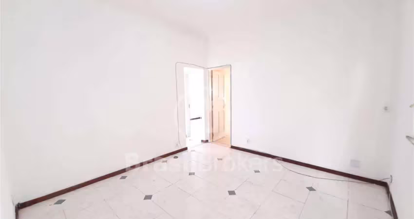 Apartamento tipo casa 2 quartos próximo ao metrô em del castilho