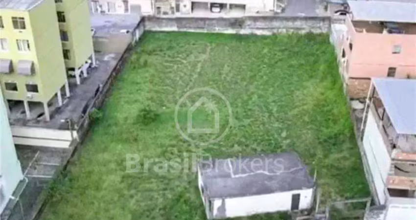 Oportunidade única! terreno plano ideal para investimento .com área total de 1768m2