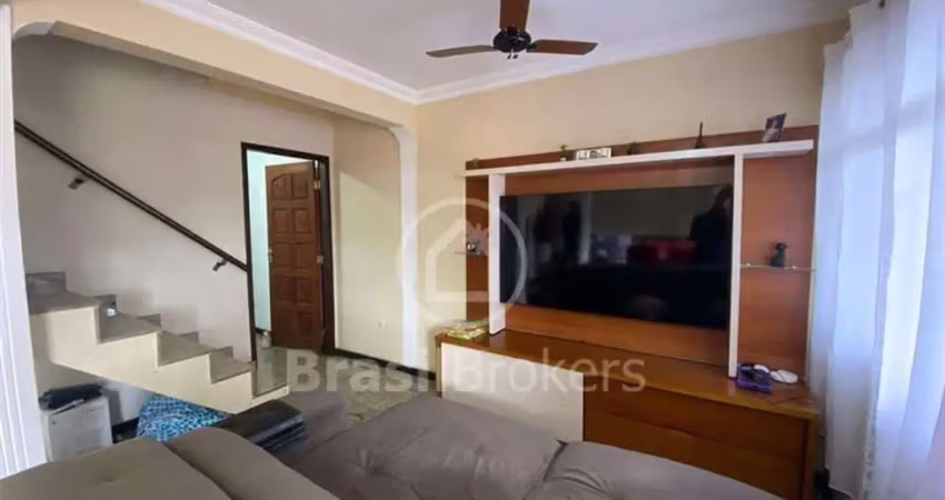 Excelente casa tipo apartamento 03 quartos em cascadura