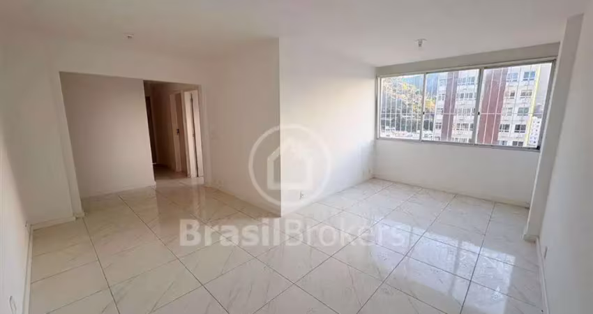 Amplo apartamento localizado na rua pedro de carvalho,