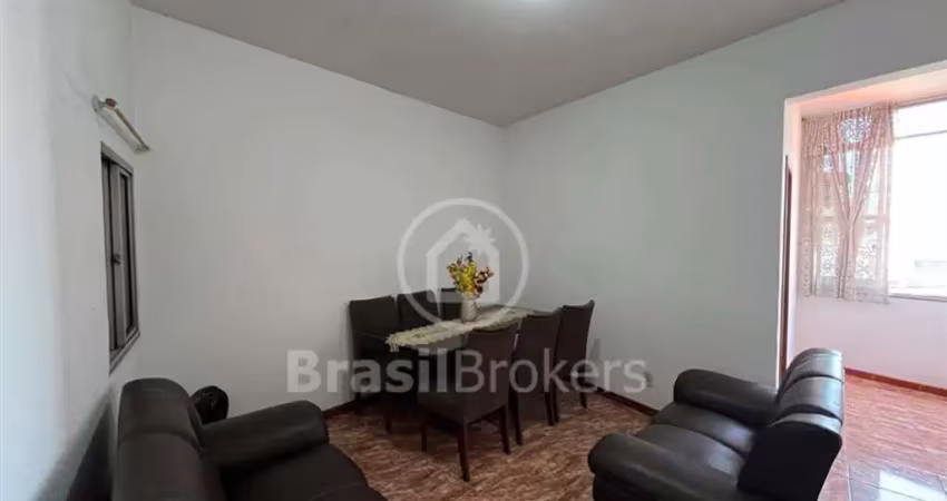 Apartamento de frente, sol da manhã em olaria – 2 quartos, condomínio barato!