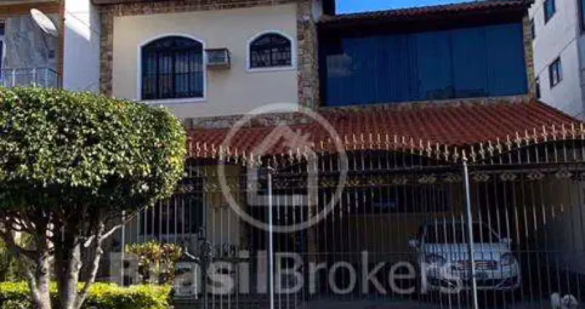 Casa em vila valqueire, com 305m², 4 quartos e 2 vagas de garagem