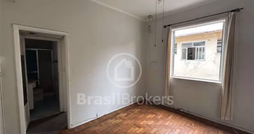 Ótimo apartamento em condomínio familiar, com localização privilegiada no bairro maracanã.