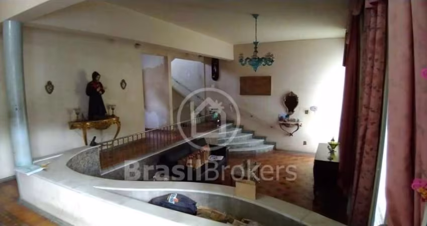 Casa à venda com 320,00m² e 6 quartos em Tijuca, Rio de Janeiro - rj