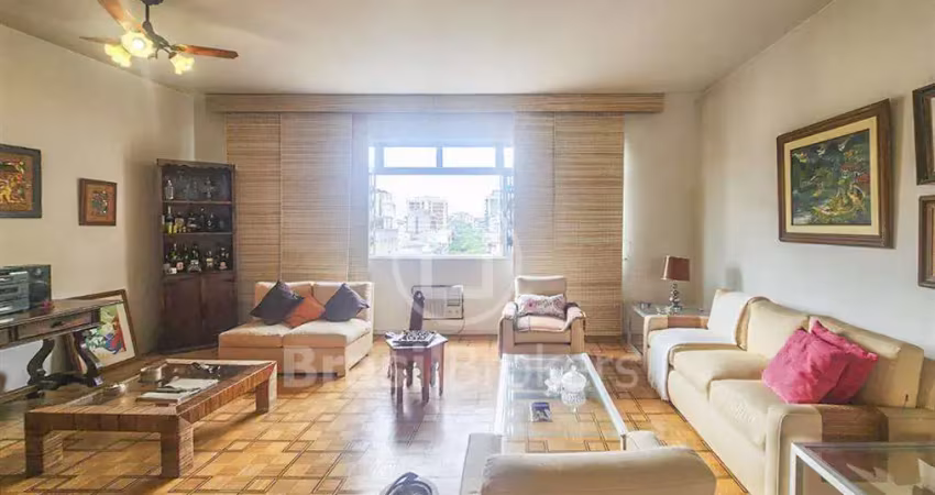 Amplo apartamento, 4 quartos na parte alta da rua uruguai