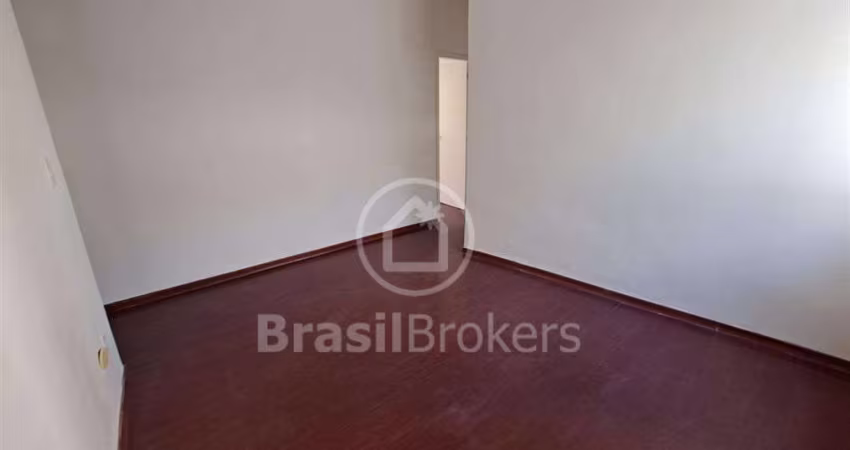 Apartamento em prédio pequeno com excelente apresentação