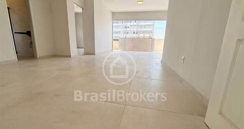 Cobertura com 110 m², 2 quartos, toda reformada com churrasqueira gourmet colada ao Largo do Verdum