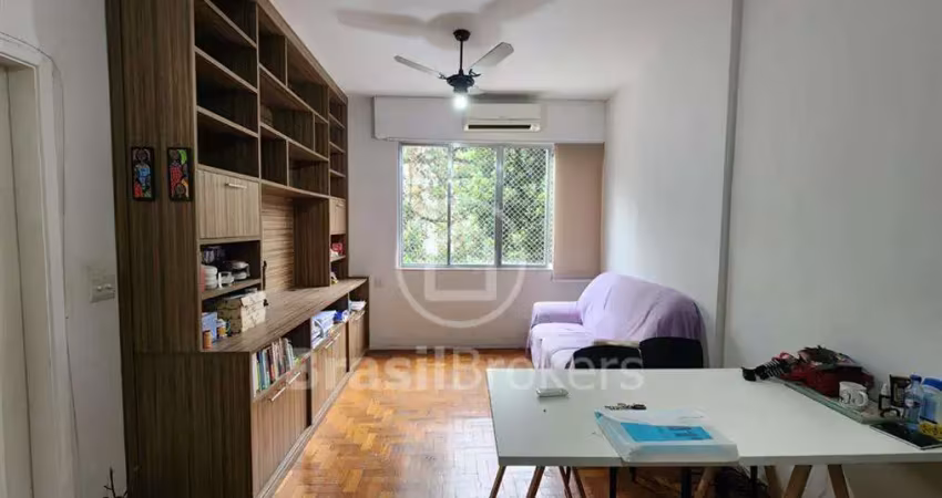 Excelente apartamento com 2 quartos, 82 m², vaga na escritura