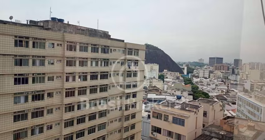 Quarto e sala te espera na Tijuca