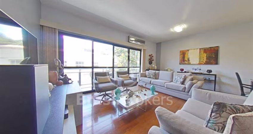 Apartamento com móveis planejados e pronto para entrar e morar!