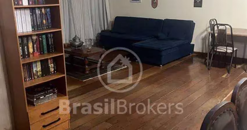 Apartamento com varanda, churrasqueira, original 4 quartos à venda na tijuca, rj