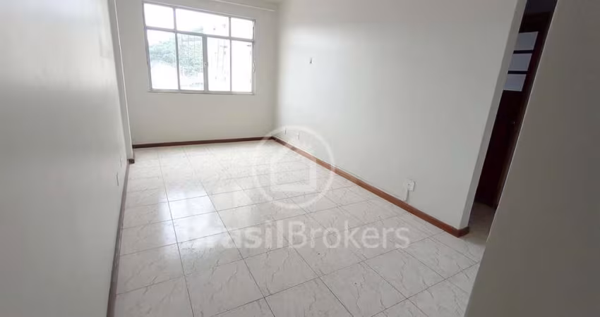 Apartamento de 2 quartos com 66 m², com armários planejados.