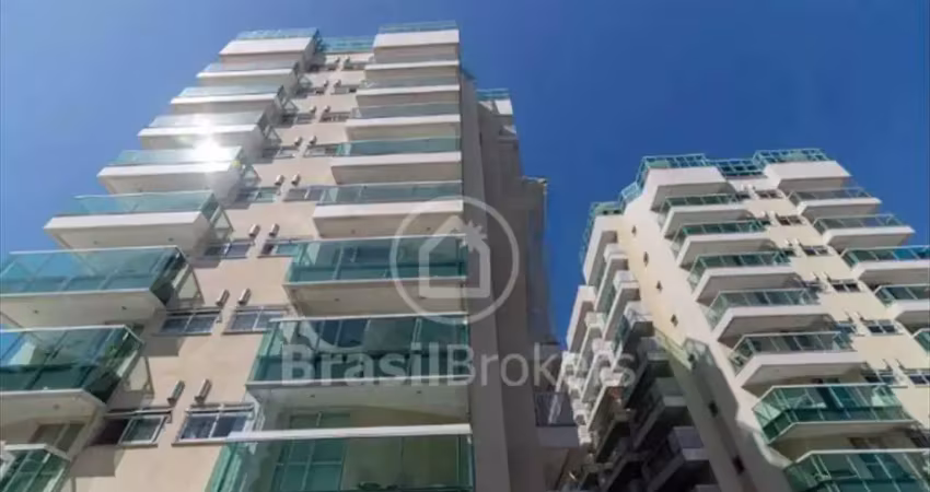 Apartamento à venda com 2 quartos, sendo 1 suíte, 2 varandões, vaga e infra total no condomínio stilo tijuca residence