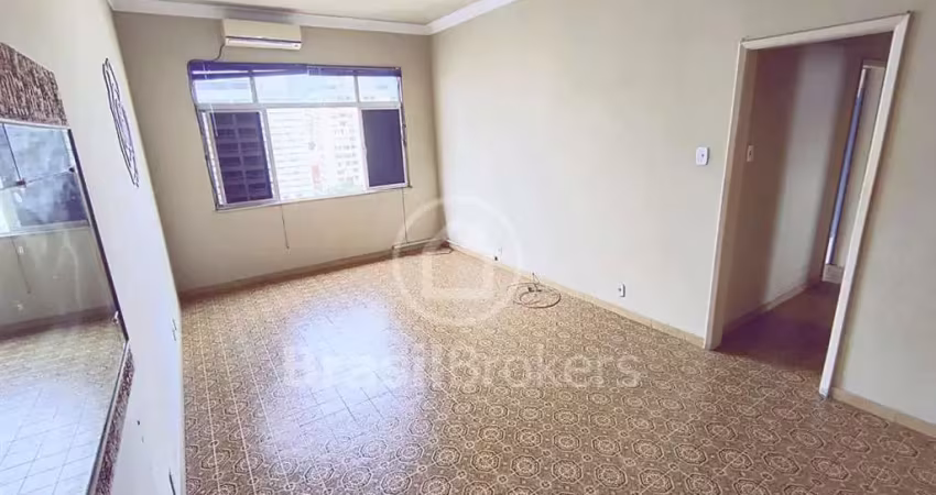 Apartamento à venda com 99 m² e 3 quartos com uma vaga de garagem, em condomínio com piscina e a 5 minutos do metrô estação afonso pena.