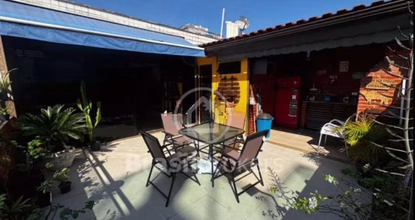 Cobertura Duplex de 151 m², com 3 quartos, 2 salas, terraço, churrasqueira a 5 minutos do metro São Francisco Xavier
