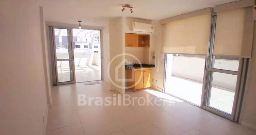Sala comercial na cobertura do Edifício Corporate Tijuca com 93 m2 e 1 quarto