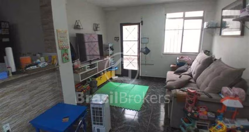 Casa de Vila Triplex com 116 m2, 2 quartos e vaga em área nobre de Vila Isabel