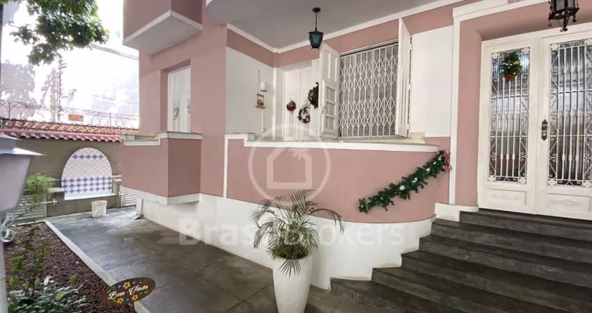 Apartamento Tipo Casa na Tijuca com 3 Quartos e 77,00 m²